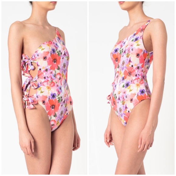 New GUESS Full swimsuit with floral print SZ L - Picture 2 of 10